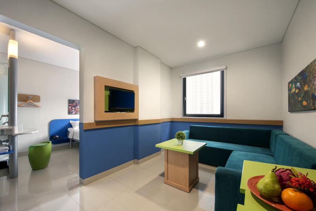 Ibis Budget Jakarta Daan Mogot Exterior foto