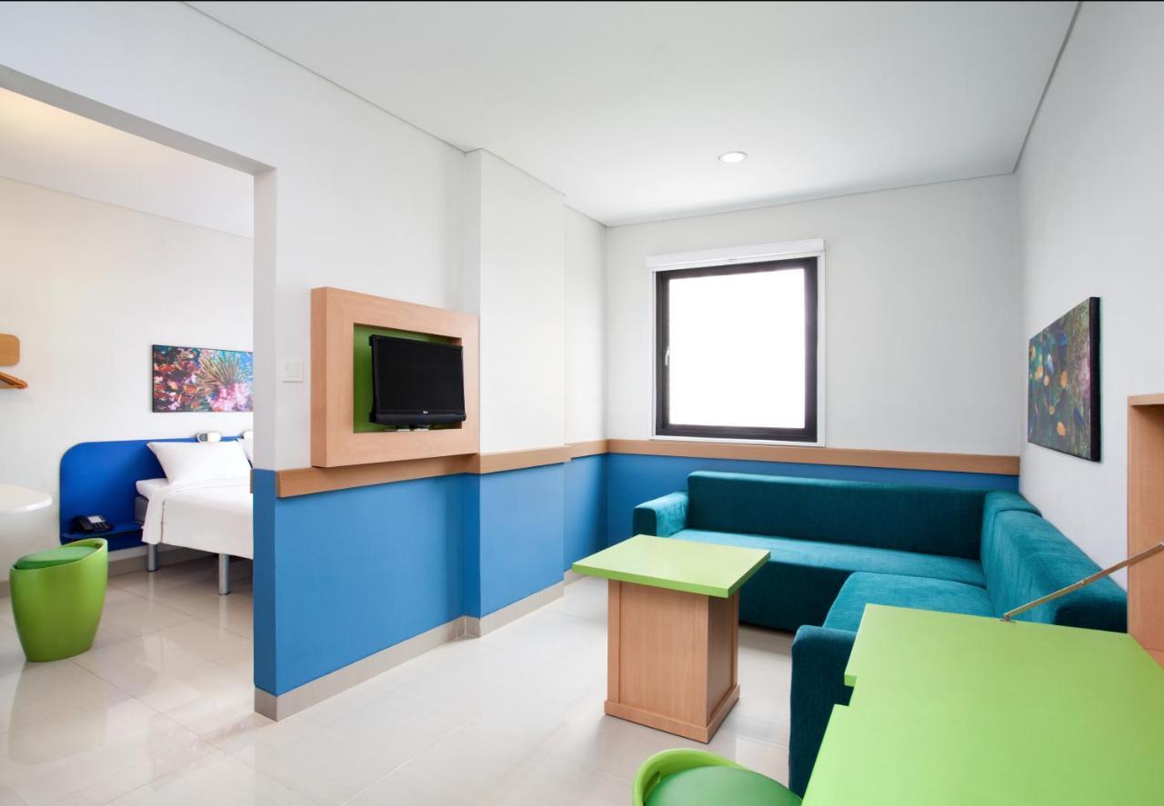 Ibis Budget Jakarta Daan Mogot Exterior foto