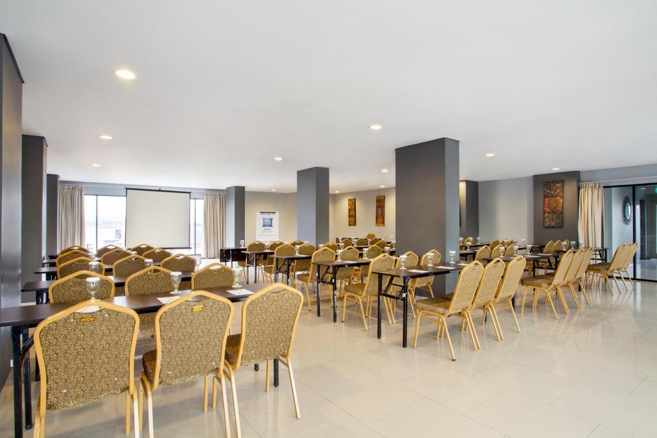 Ibis Budget Jakarta Daan Mogot Exterior foto