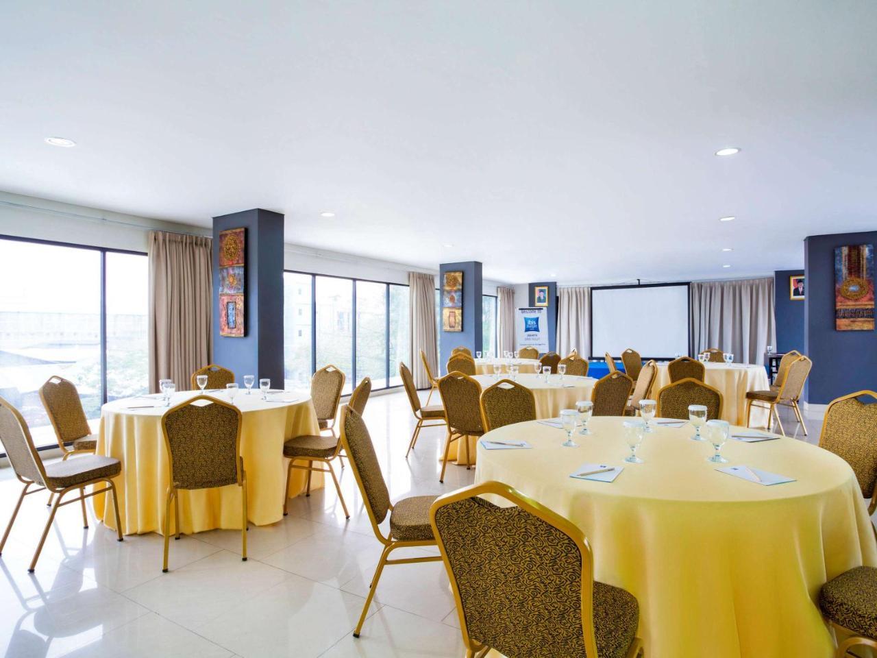Ibis Budget Jakarta Daan Mogot Exterior foto