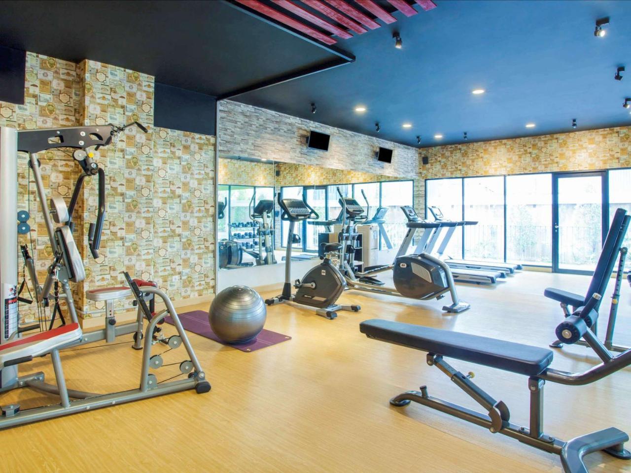 Ibis Budget Jakarta Daan Mogot Exterior foto